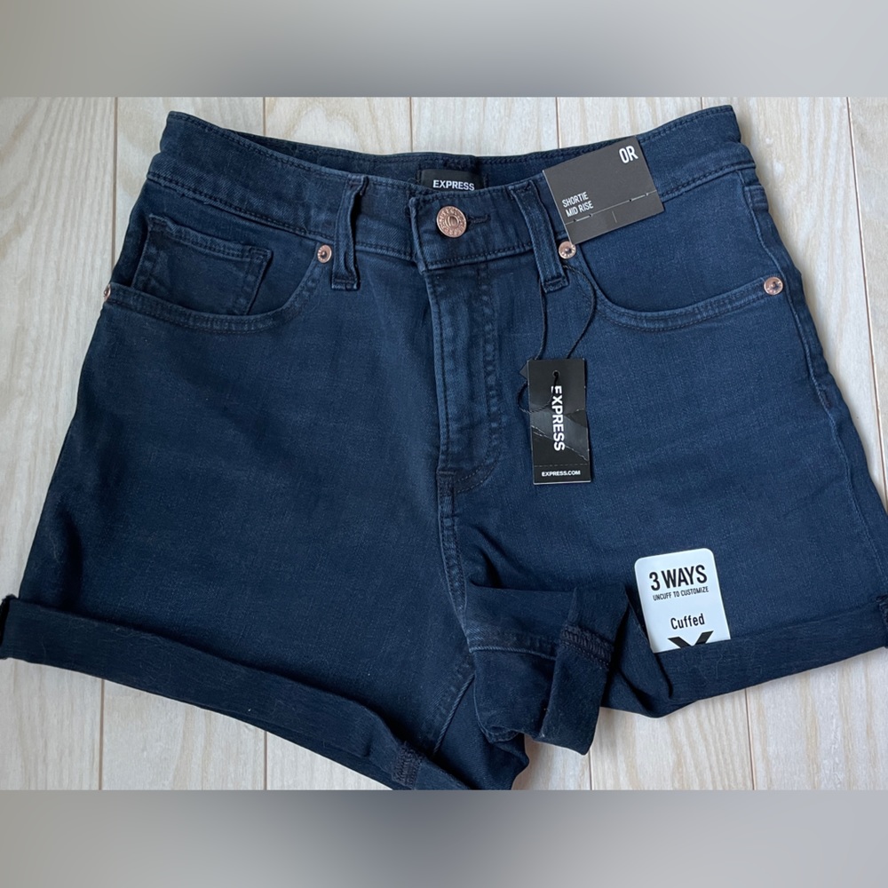 NWT Express Shortie mid-rise jean shorts